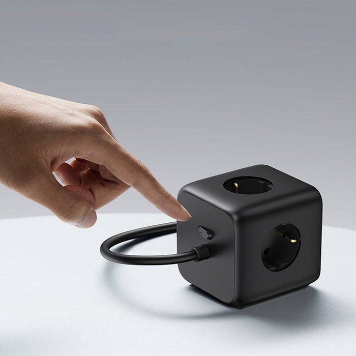 UGREEN Power Strip with 3 AC Outlets and 2 USB-C 65W Charging Ports - Image 4